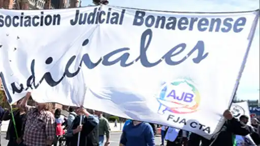 Judiciales bonaerenses preparan medida de fuerza contra Kicillof