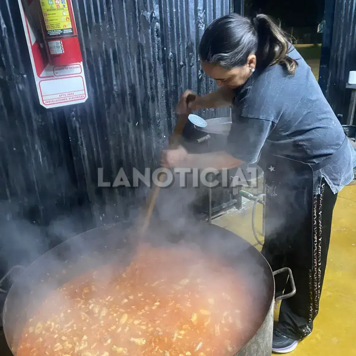 Es de Capitán Sarmiento y convirtió su salón de fiestas en una olla popular tras los despidos en Granja Tres Arroyos - 8