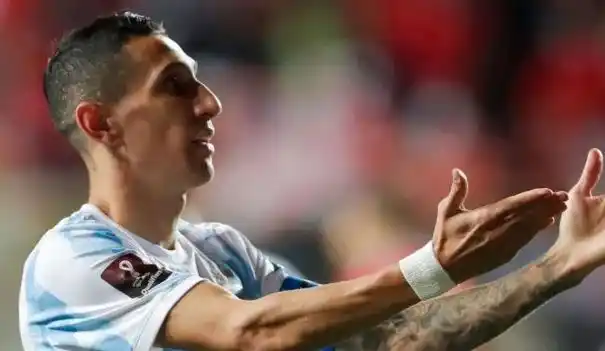 Piden cancelar a De Paoli por faltarle el respeto a Di María