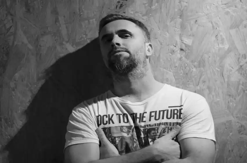 Juan Barraza llega con "Cosquillas en el cerebro"