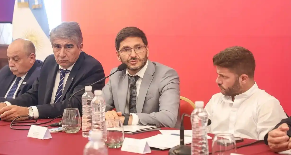 El gobernador destacó el compromiso de las partes que forman parte de la Junta de Seguridad.