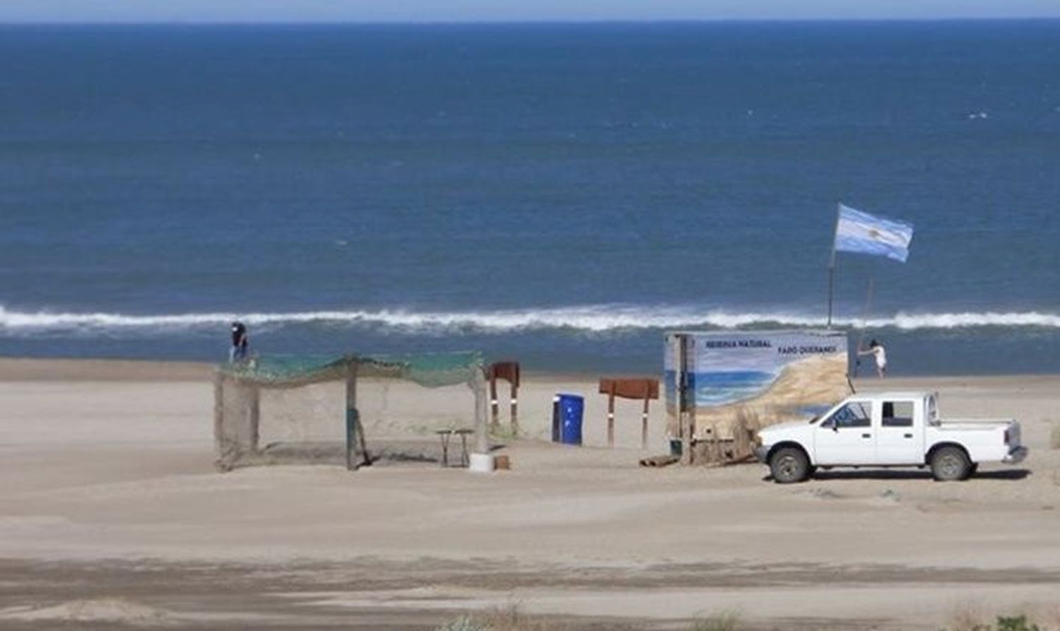 Se metió al mar para salvar a su hijo de 8 años y murió ahogado