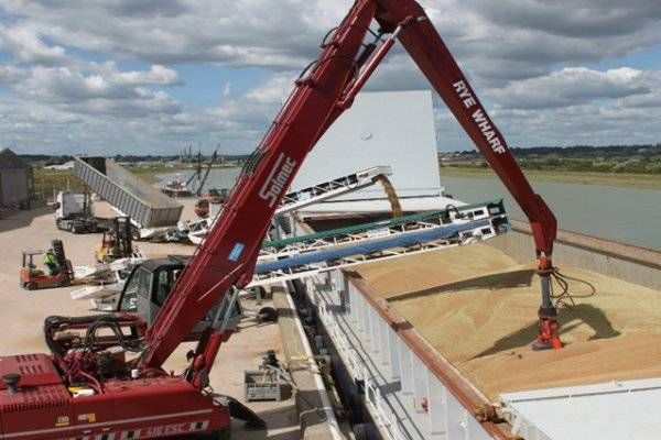 El Gobierno cerró las exportaciones de harina y aceite de soja