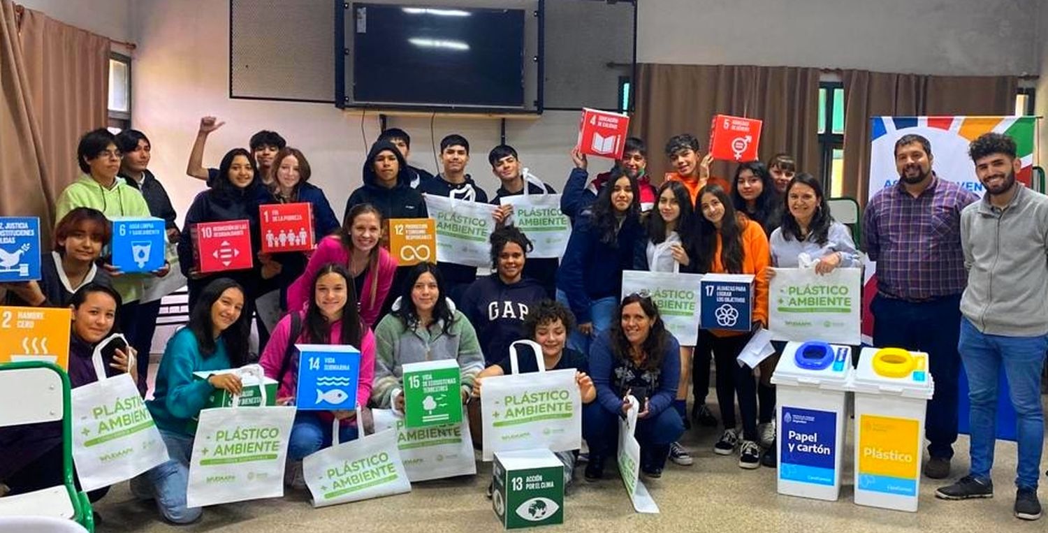 Se realizó en la escuela José Luis Borges de Concordia una capacitación en ODS