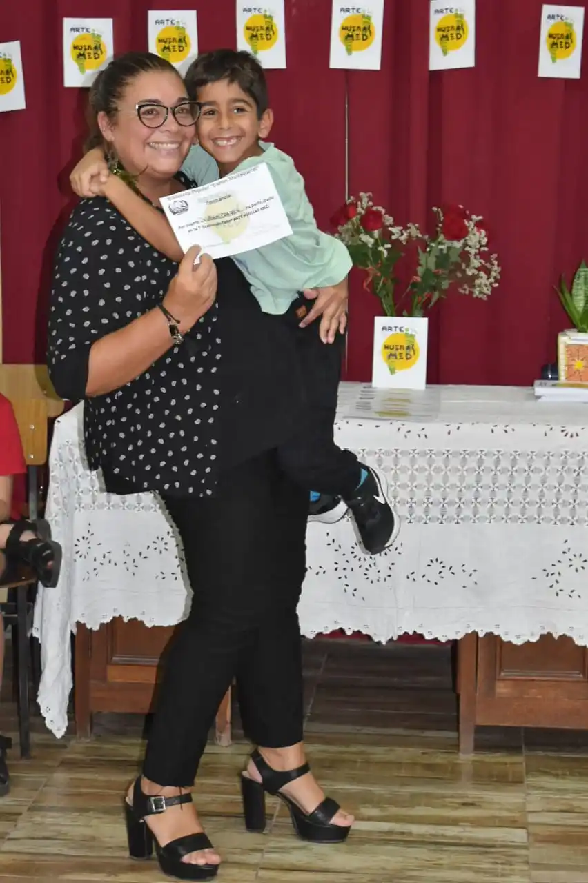 Se realizó la primera exposición de “Arte Huellas Med”