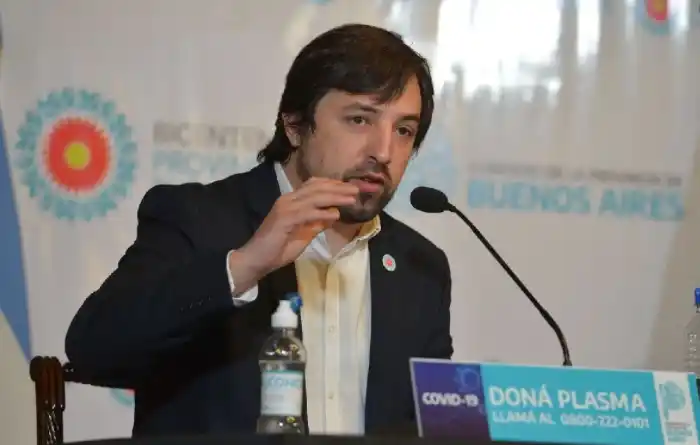 Kreplak: Segunda ola COVID para mayo y vacunación masiva para adultos mayores