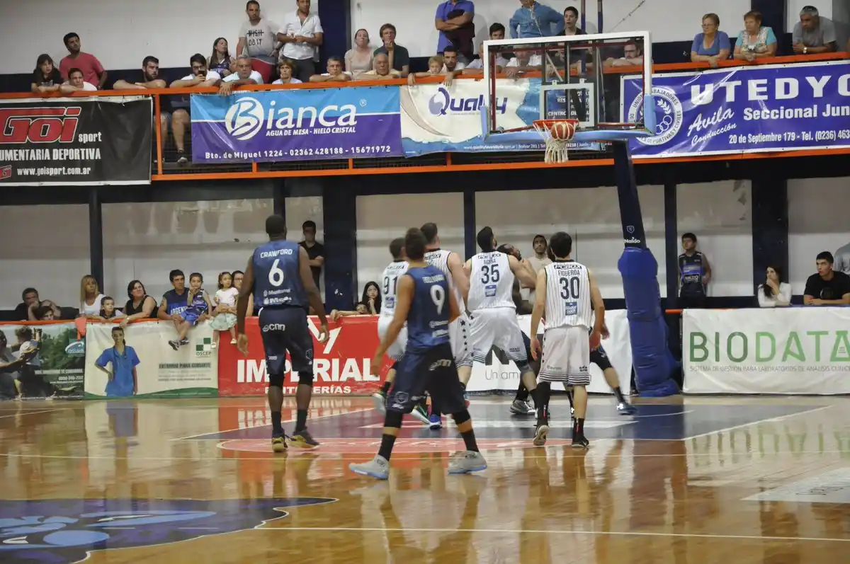 Peñarol cayó en Junín