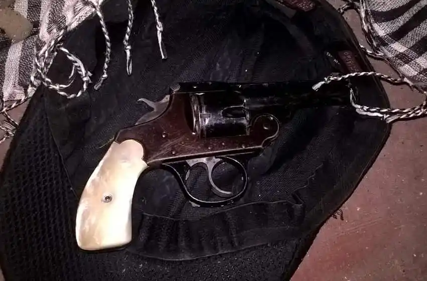 Amenazaron a una anciana con un arma y le robaron más de mil dólares