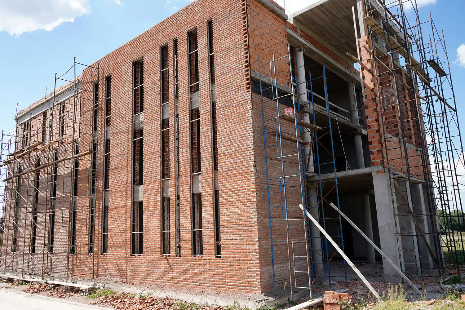 Ya terminadas. Quedaron las paredes de la futura Casa de la Provincia