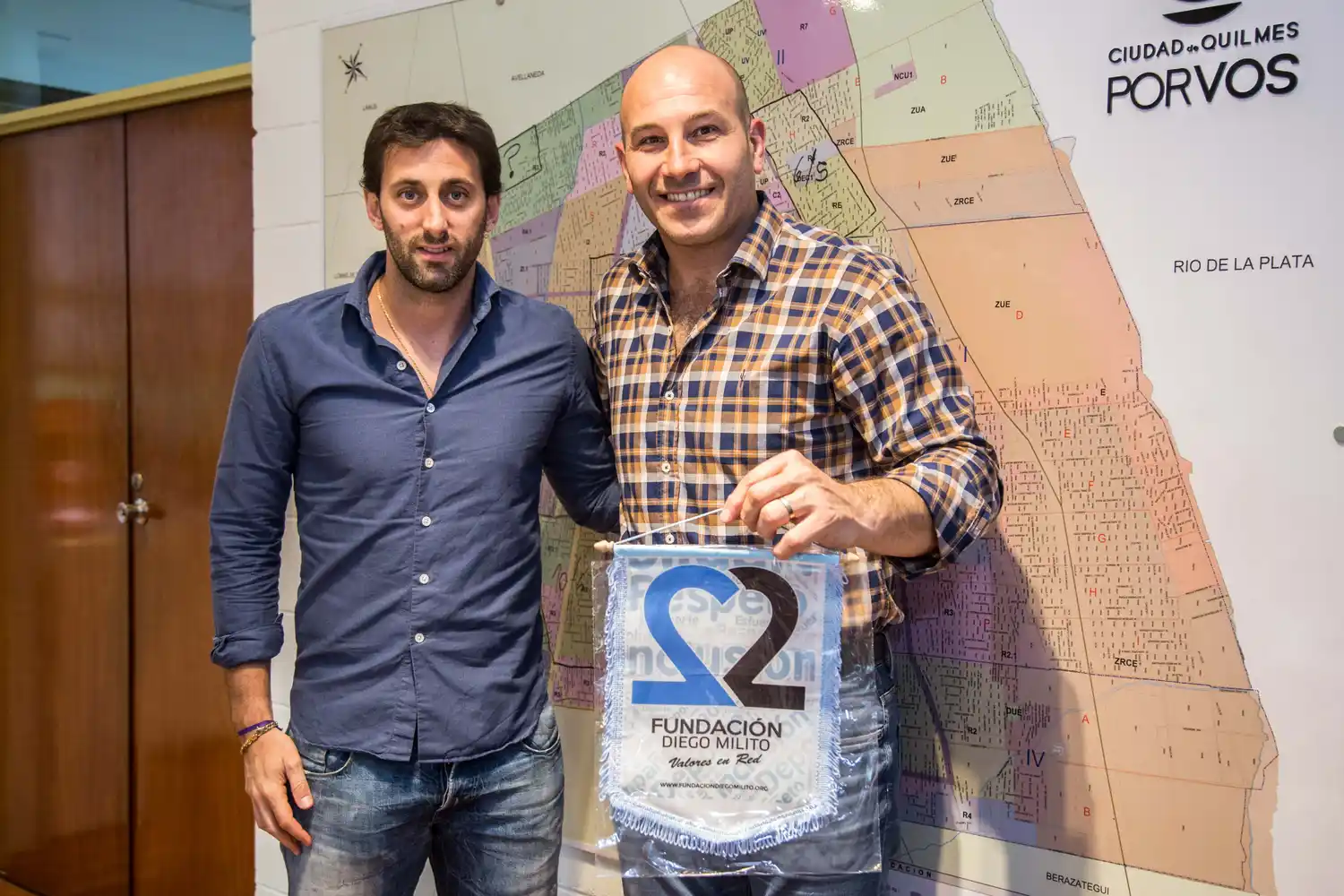 Martiniano Molina recibió a Diego Milito en el Palacio Municipal de Quilmes