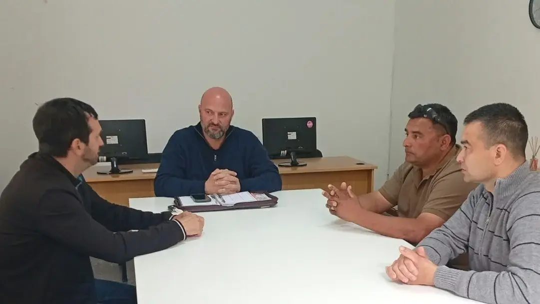 El Municipio y la Provincia mantuvieron un encuentro con la vecinal del barrio 42