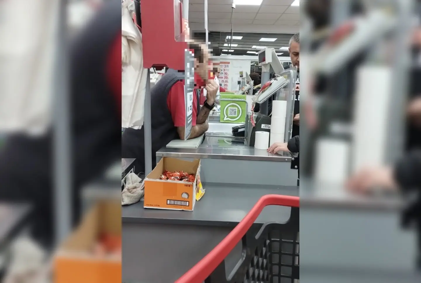 La caja de un conocido supermercado colapsó la semana pasada tras ofrecer un 20% de descuento sin tope.