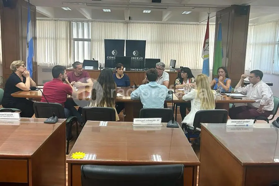 Los concejales recibieron a vecinos del barrio Fátima para dialogar sobre inseguridad