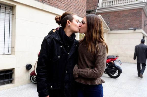 Casación absolvió a Mariana, condenada por besarse con su pareja, Rocío Girat