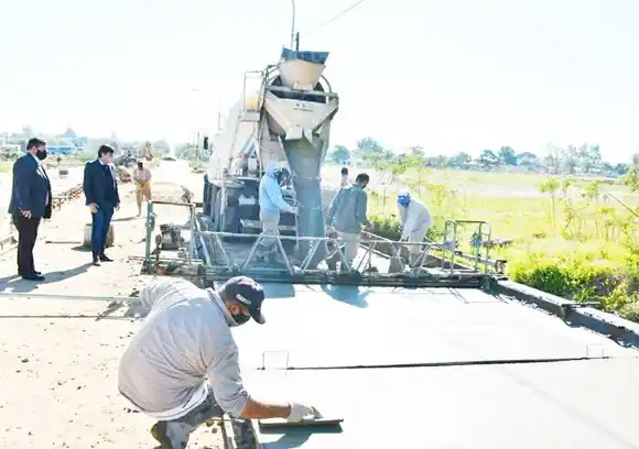 Las obras en la rotonda de Villa Adela  en su etapa final