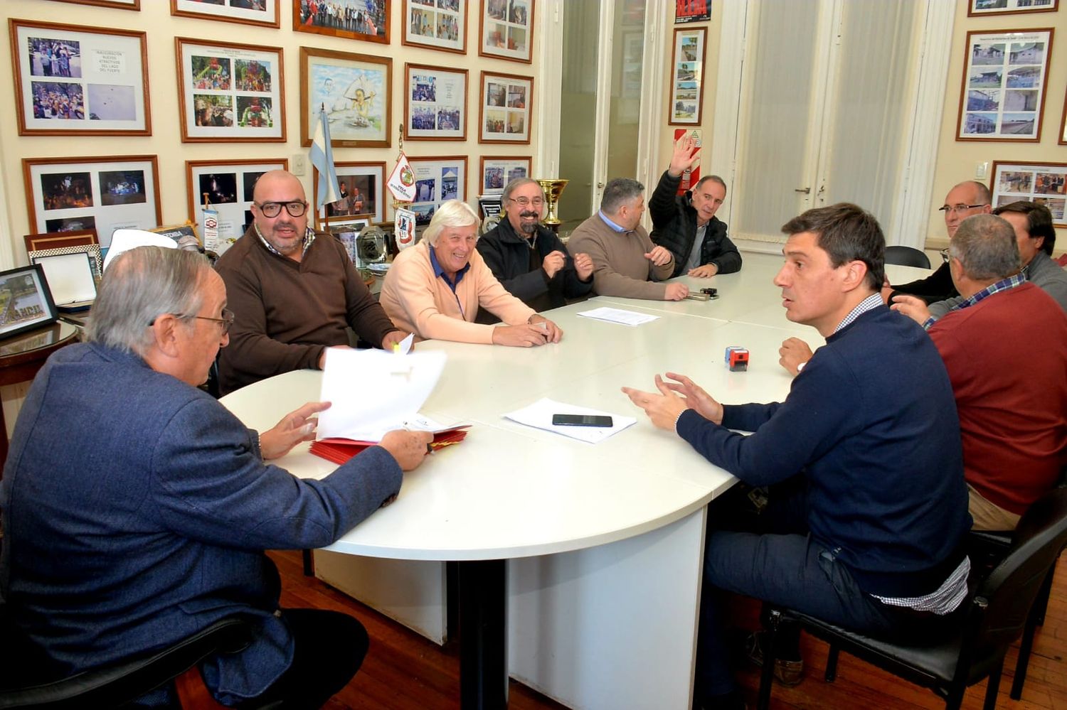 El Municipio firmó los contratos de concesión del transporte público