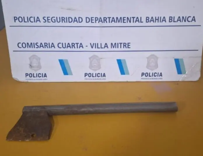 Bahía Blanca: chocaron y un hombre amenazó de muerte a un joven con un hacha