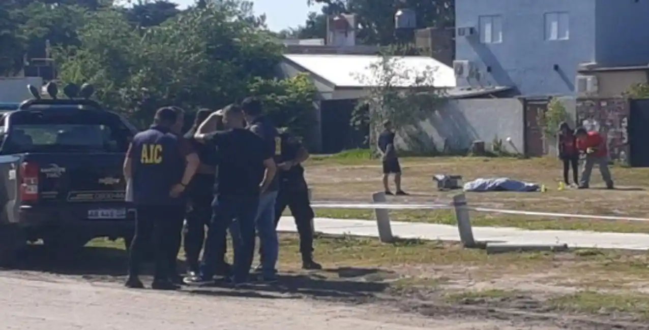 Reconquista: un delincuente muerto y un policía gravemente herido durante un allanamiento