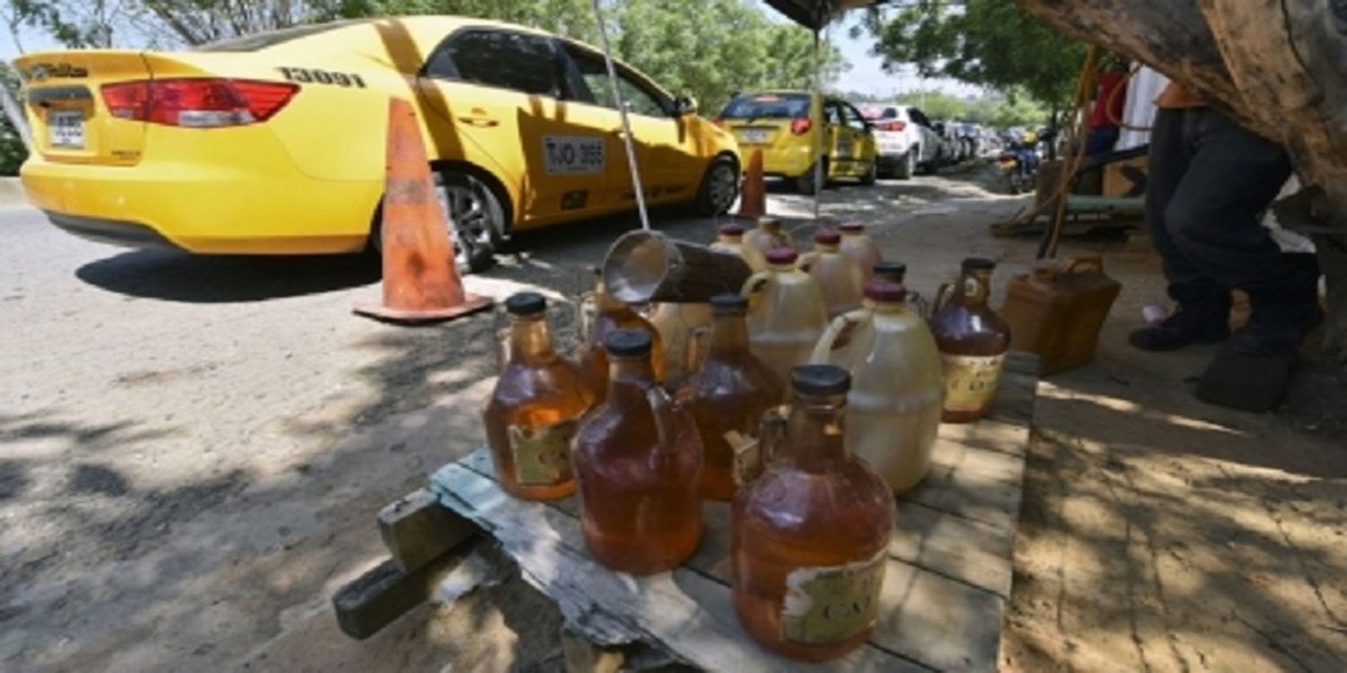 CONTRABANDO de gasolina desde Colombia es «la salvación» para el Zulia