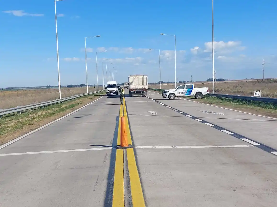 Drogas en la ruta: secuestraron 35 gramos y cigarrillos armados de marihuana