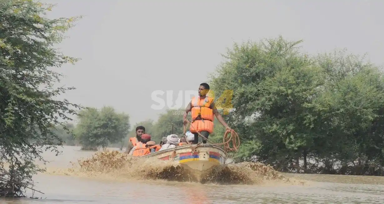 Las inundaciones en Pakistán dejaron alrededor de 1.000 muertos, entre ellos 348 niños