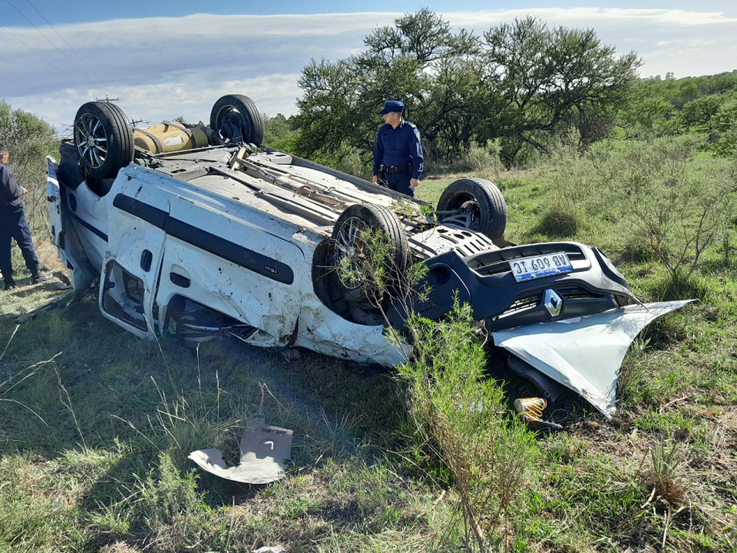 Intentan dar con el celular de la joven mamá fallecida en un accidente