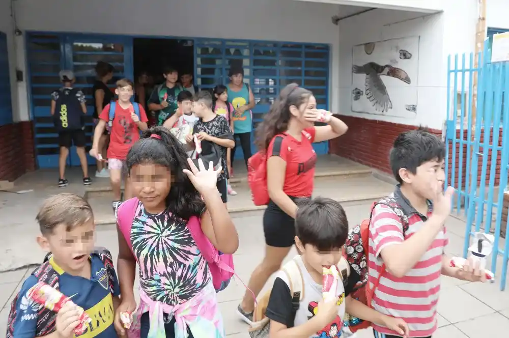 Más de 220 mil niñas, niños y adolescentes disfrutan de "Escuelas Abiertas en Verano"