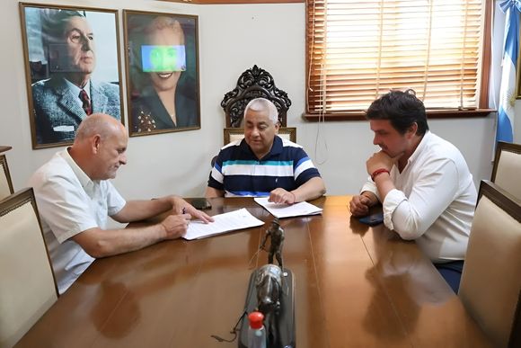 El Gobierno paga el aguinaldo: 540 millones de pesos para empleados, funcionarios y concejales