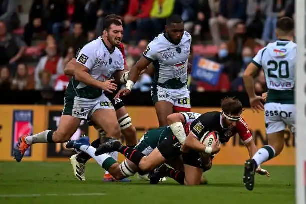 “Nacho” Calles en acción ante Toulouse.