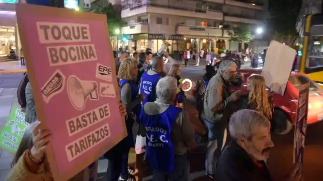 Fuerte ruidazo en Rosario contra los tarifazos