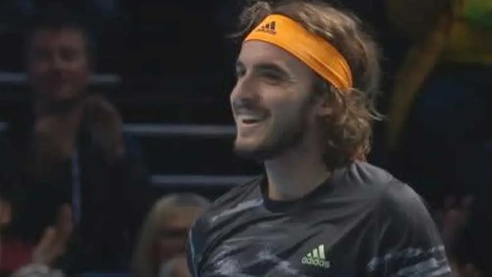 Tsitsipas venció a Federer en Londres