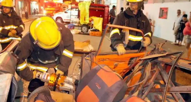 Exhibición para presentar el nuevo equipamiento de Bomberos