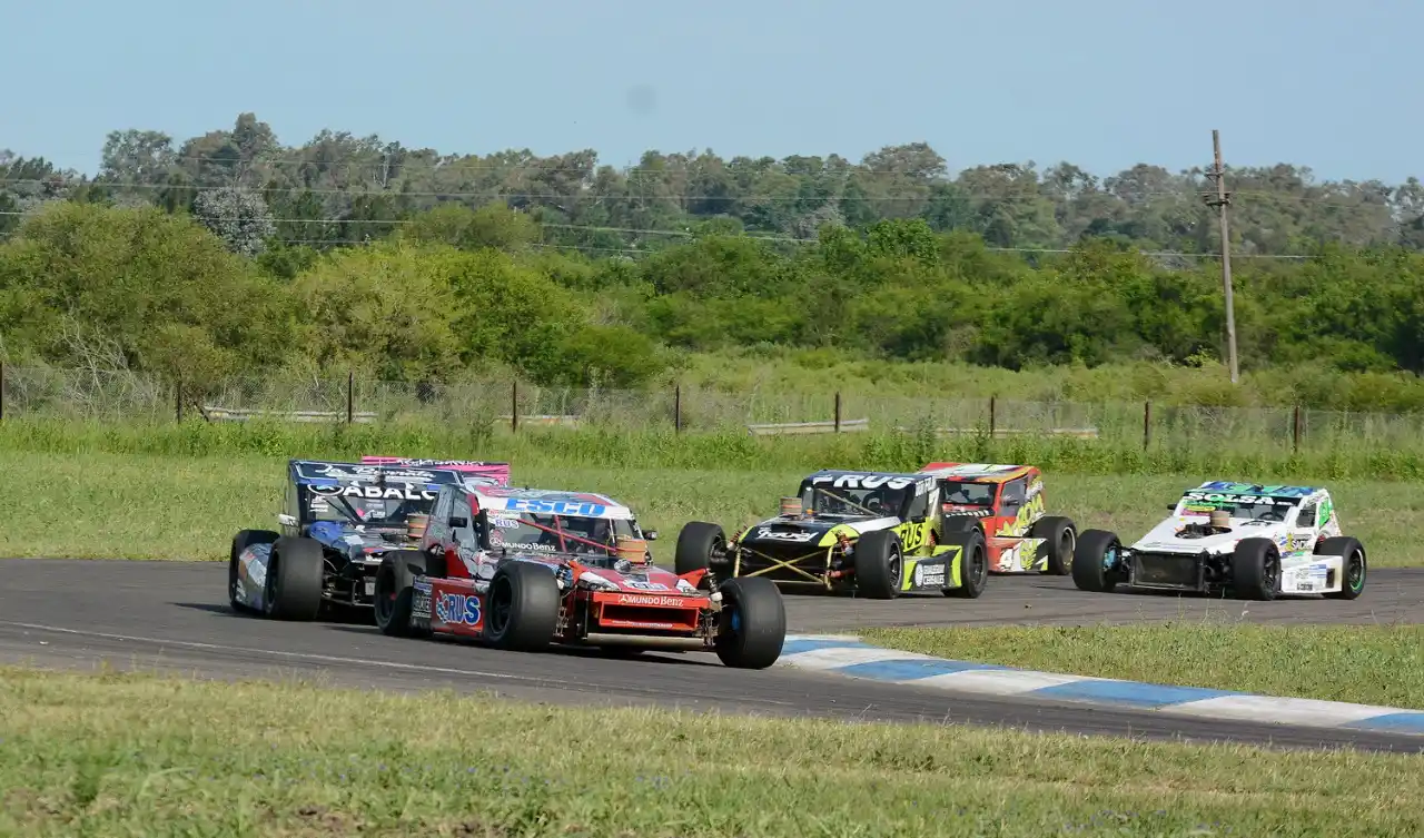 Juan Pablo Dalcol y Matías Icardo retuvieron sus títulos en TC del Litoral