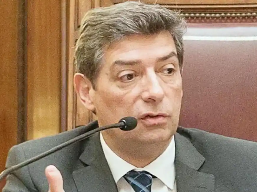 Rosatti alerta sobre riesgos constitucionales en la reforma laboral impulsada por el Gobierno