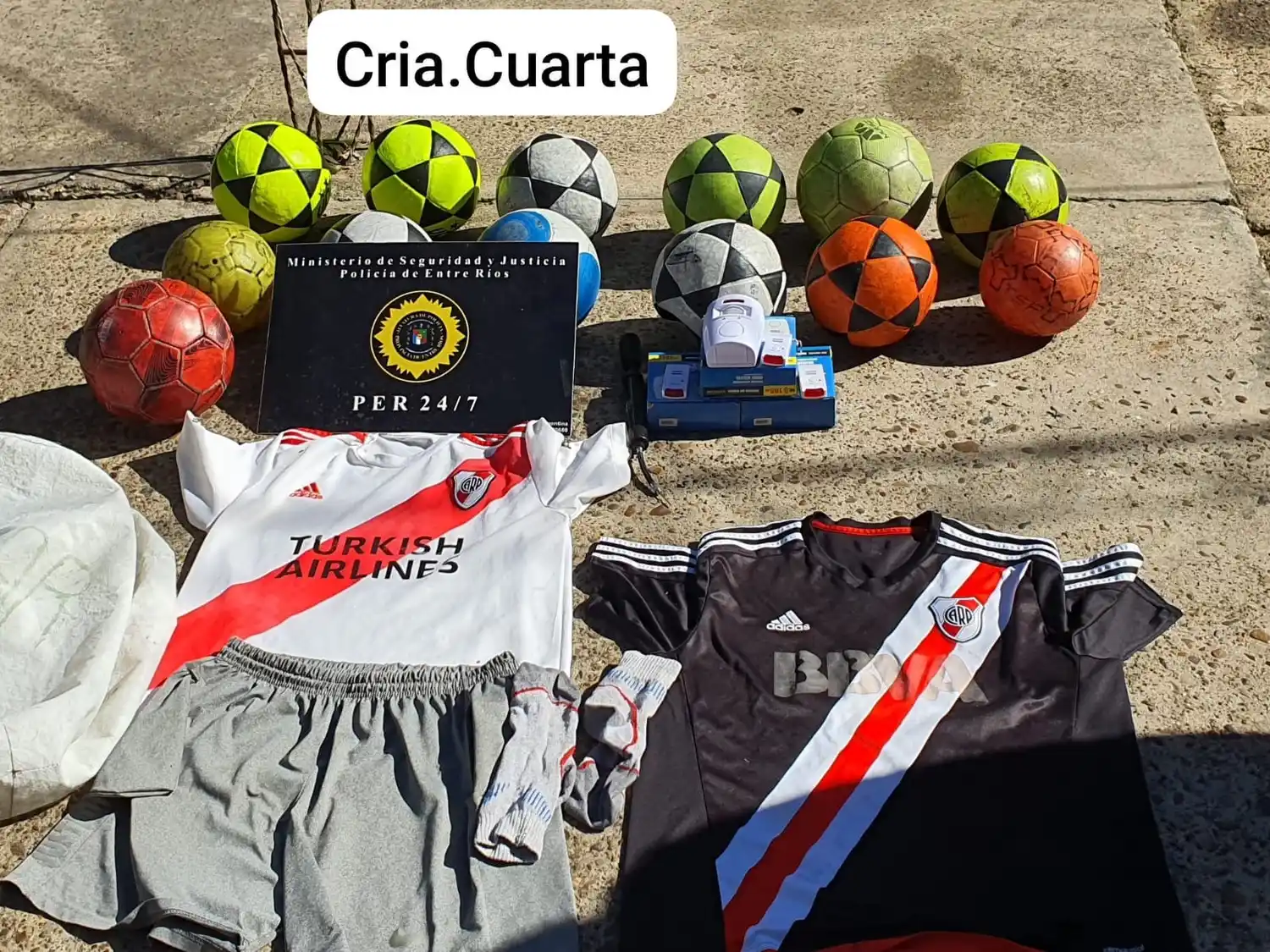 Detuvieron a un hombre y recuperaron objetos robados de una cancha de fútbol 5