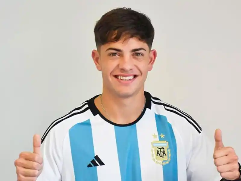 Scaloni convocó de urgencia a otro jugador para los amistosos de la Selección Argentina