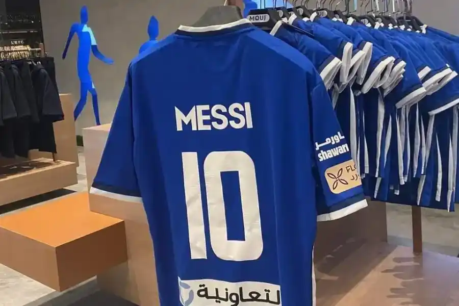 ¿Messi a Arabia Saudita?: furor por la camiseta del argentino en Al-Hilal, el clásico rival del equipo de Cristiano