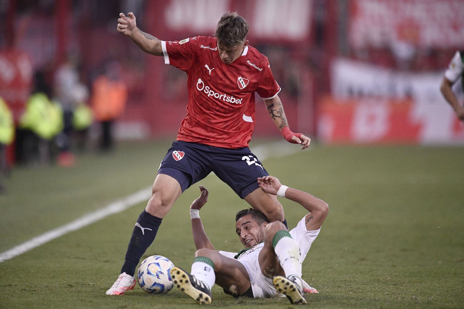 Independiente resolvió a tiempo para otra victoria
