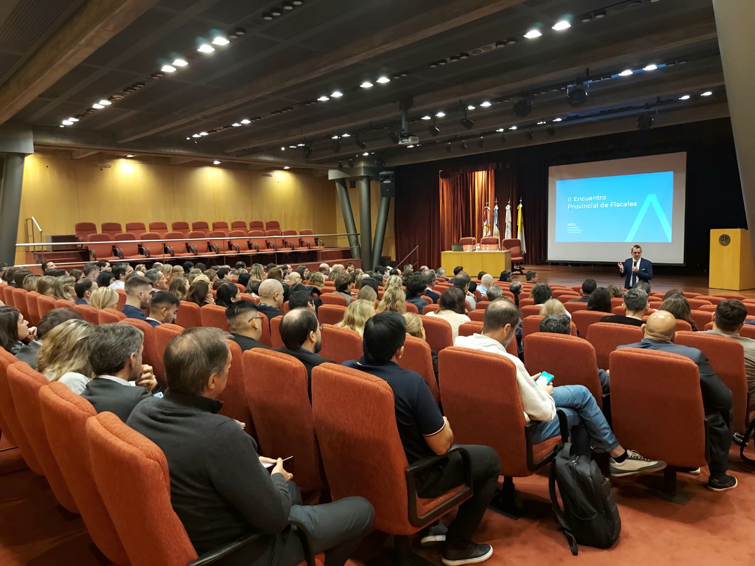 170 fiscales y funcionarios del MPA de toda la provincia se reunieron en Rosario