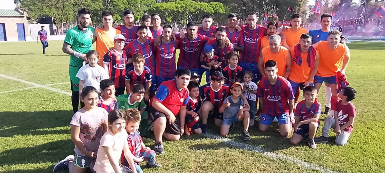 El Rojo ganó y avanza. Foto: Omar Lamarchesina