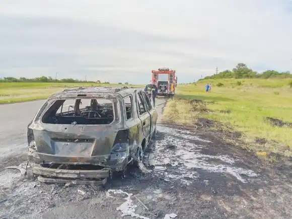 Ruta 14: Viajante pierde  su auto en un incendio
