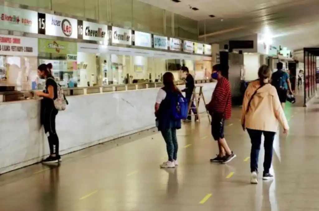 La terminal rosarina recupera de a poco algo de actividad