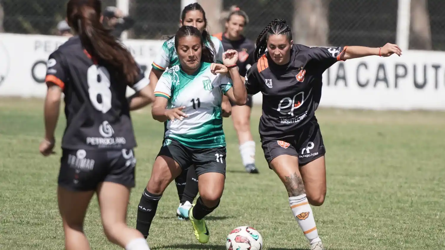 Villa Díaz Vélez derrotó a Estación Quequén y es finalista
