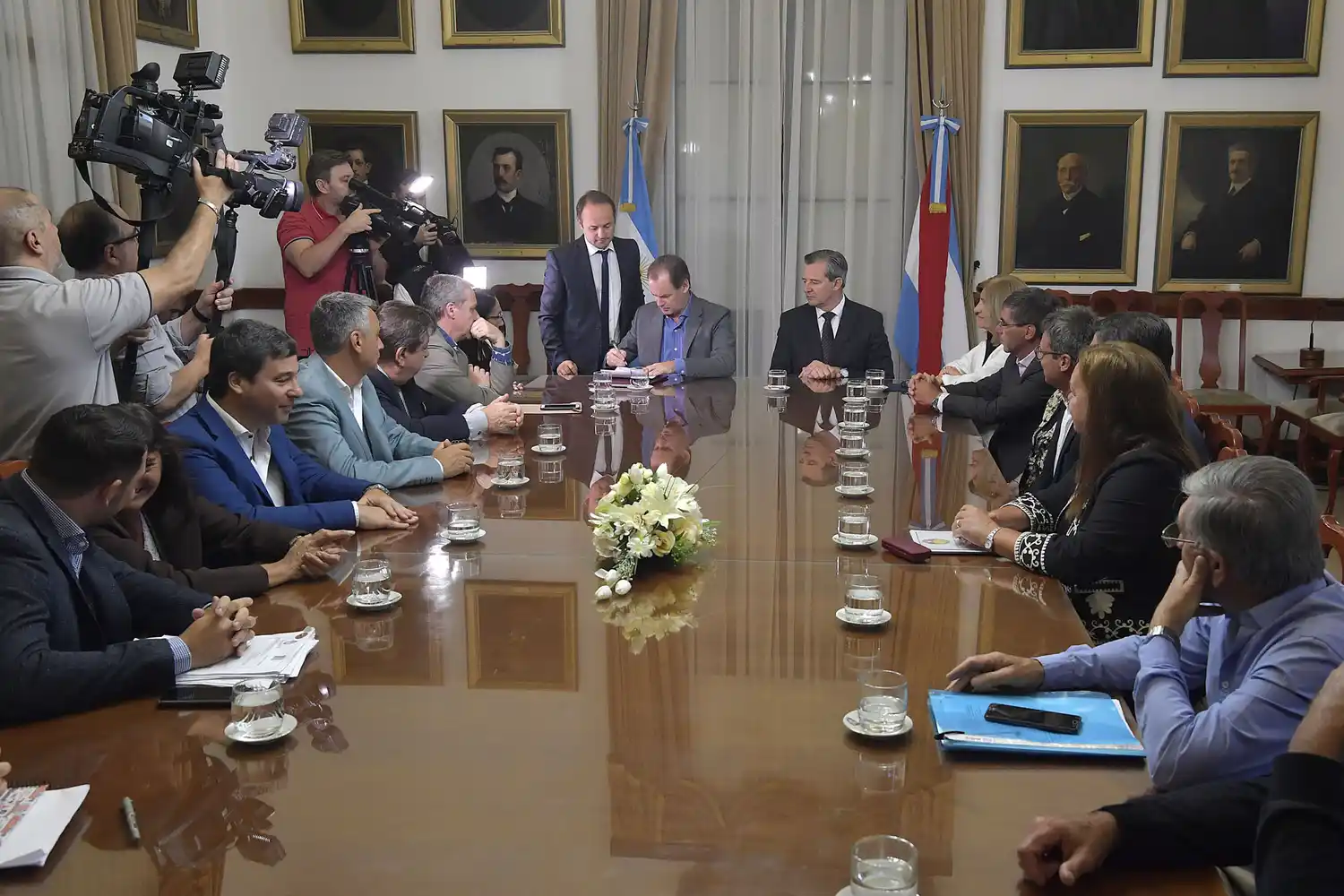 Bordet aseguró que las empresas pueden competir con lealtad en la provincia