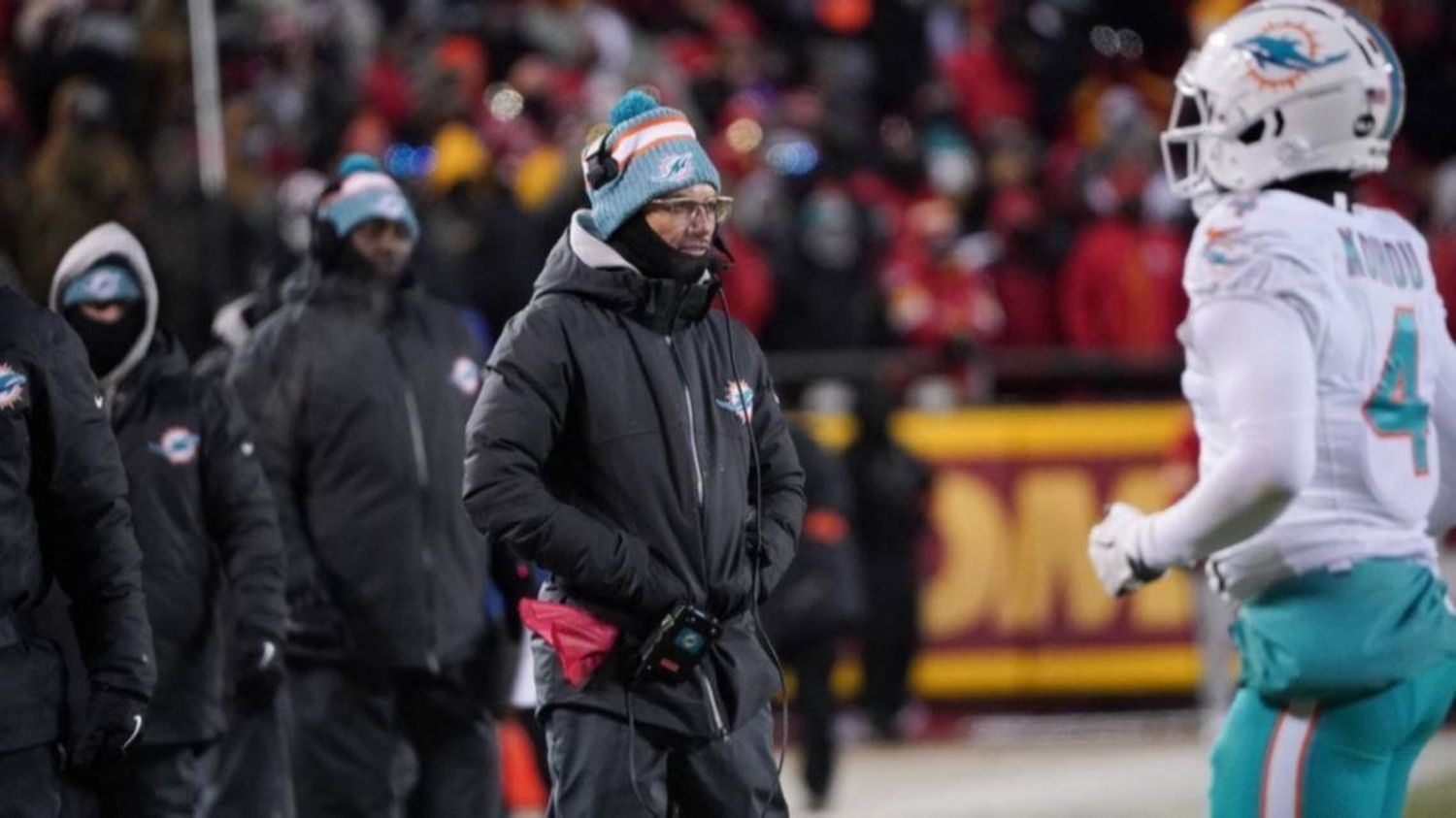 Bajo cero: Chiefs, Dolphins y un frío que dejó congelado hasta el bigote de un entrenador