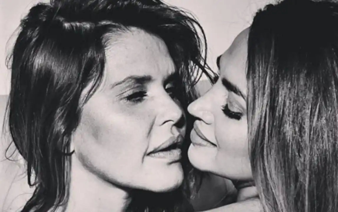 La producción con toqueteo de Nazarena y Belén Francese que indignó a Baby Etchecopar