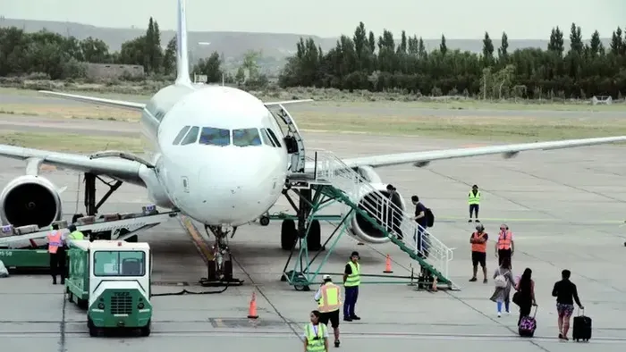 Aerolíneas Argentinas aplicará un recargo por combustible: cuánto subirán los pasajes - 2