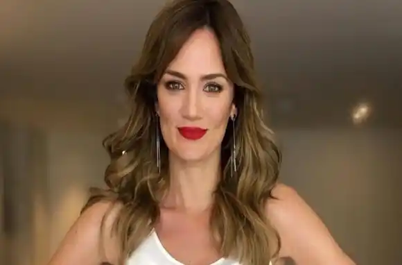 Paula Chaves picante contra una seguidora que la criticó por amamantar a su hijo