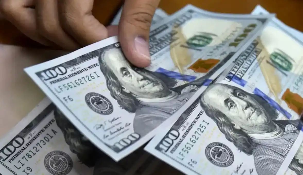 Las cajas de ahorro en dólares en el BAPRO tienen un costo mensual, que está bonificado hasta el 30 de junio de 2025.