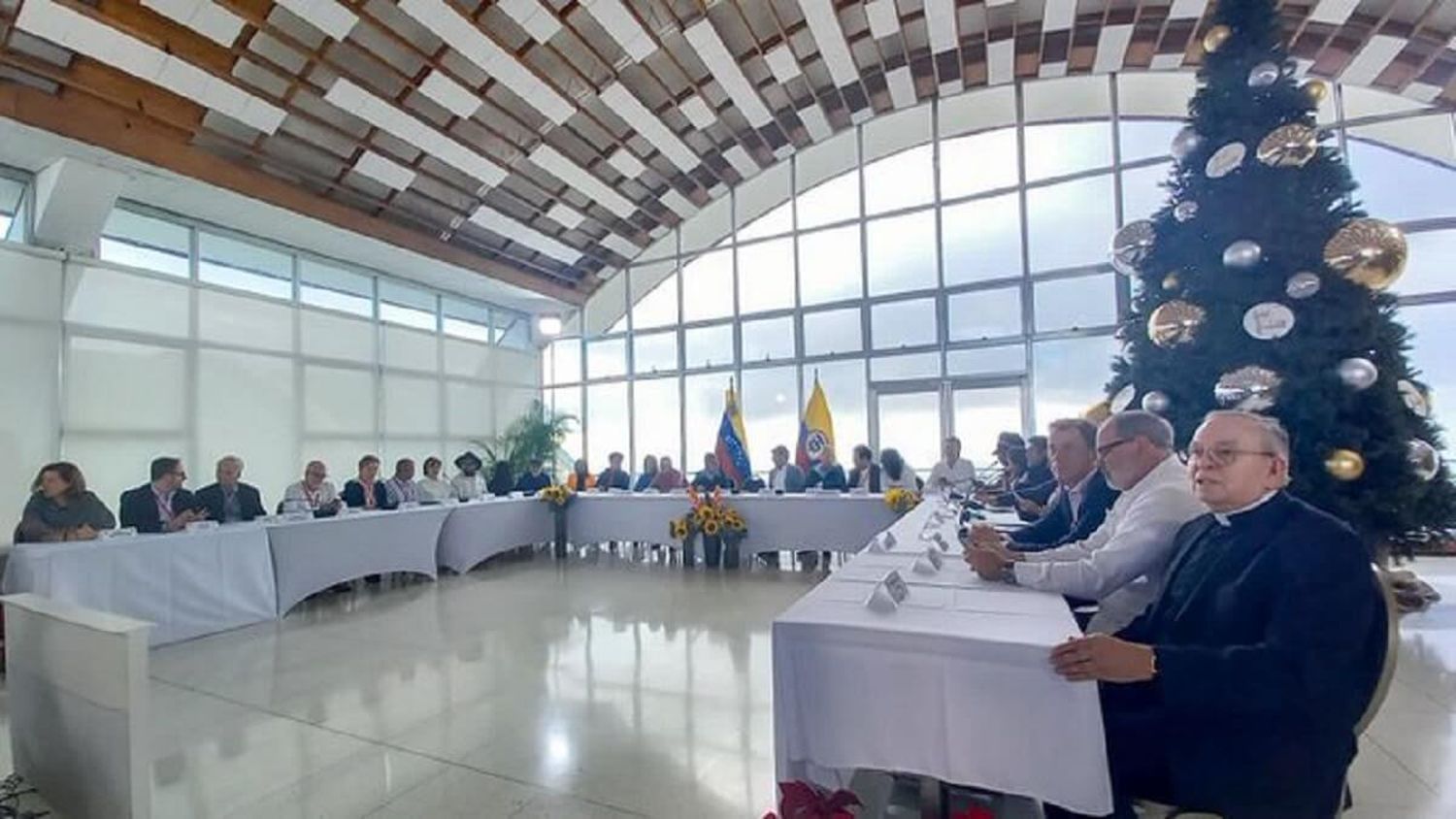 LAS «EXPECTATIVAS POSITIVAS» del ELN sobre el diálogo con Petro ¿Se acabarán los atentados?